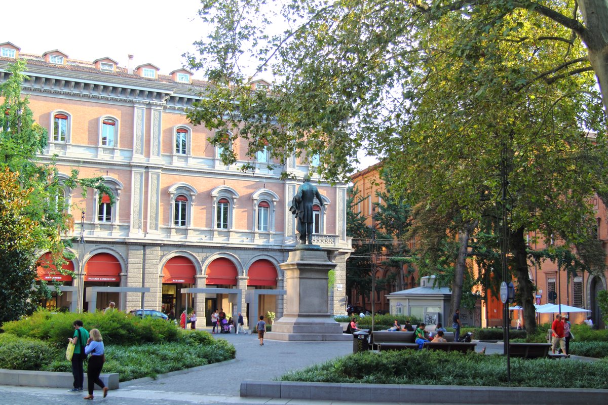Piazza Minghetti