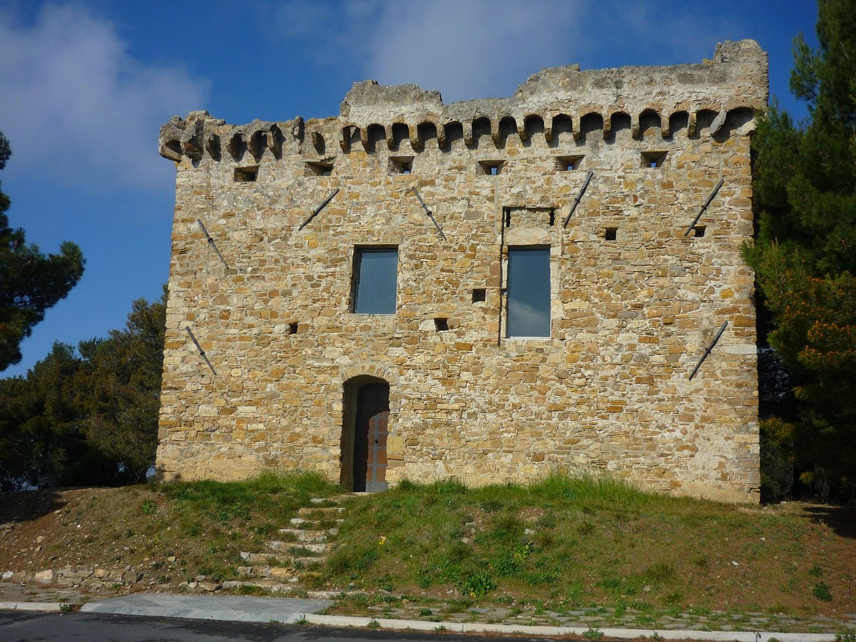 Torre Gallinaro - Cipressa