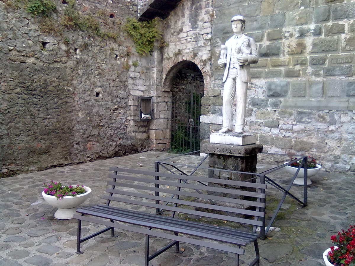 Monumento al Figurinaio - Coreglia Antelminelli