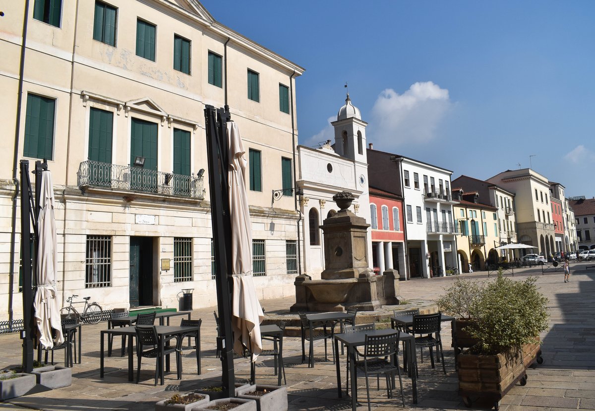 piazza Trento - Este