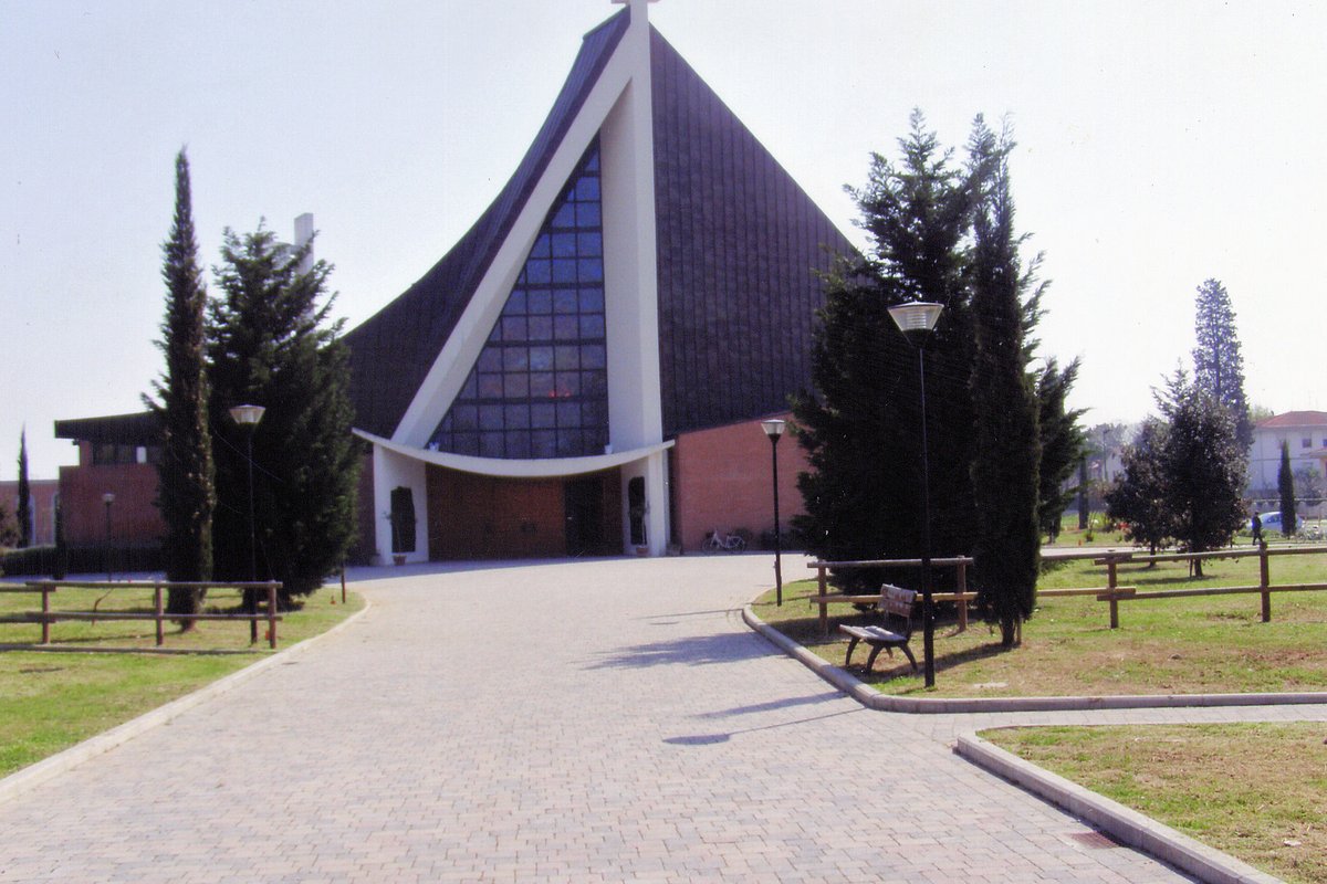 chiesa Regina Pacis - Calcinaia