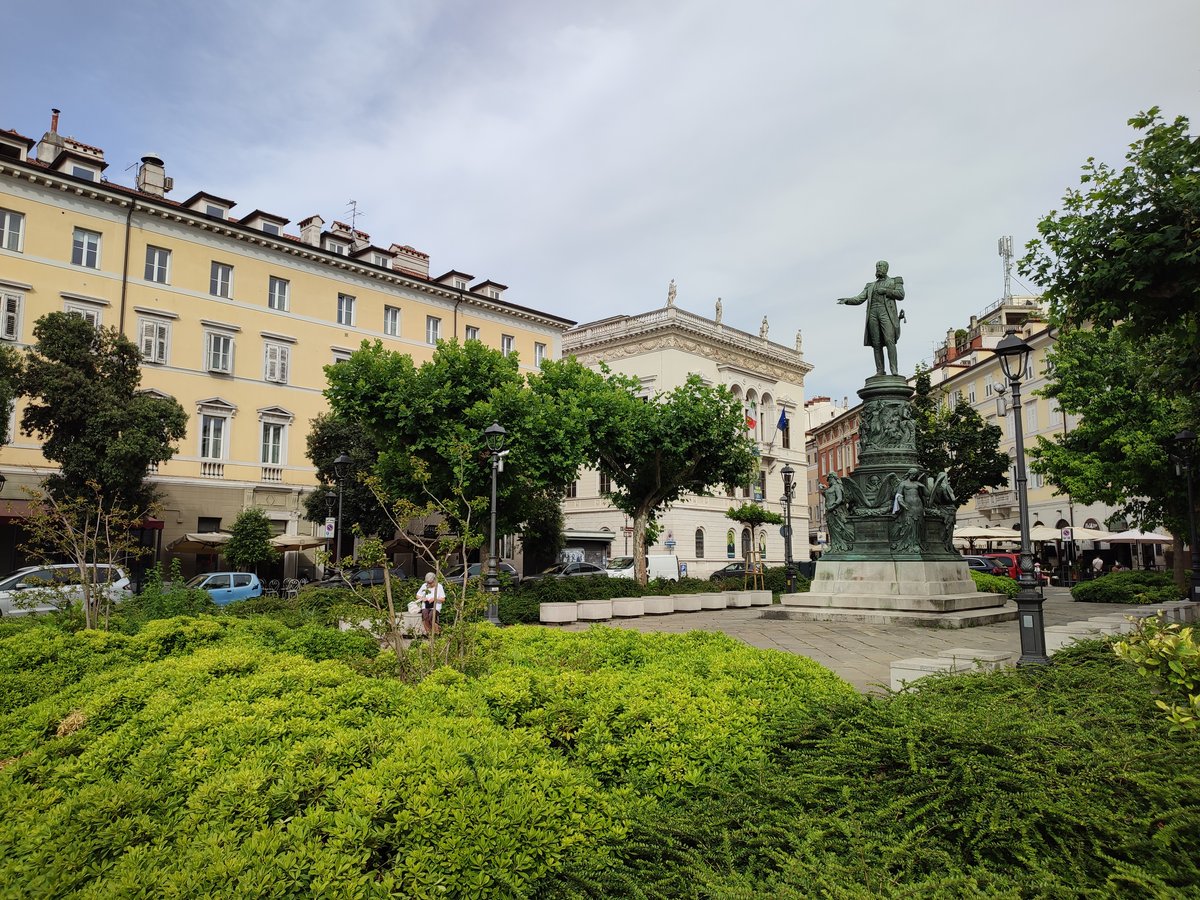 Piazza Venezia (Trieste)