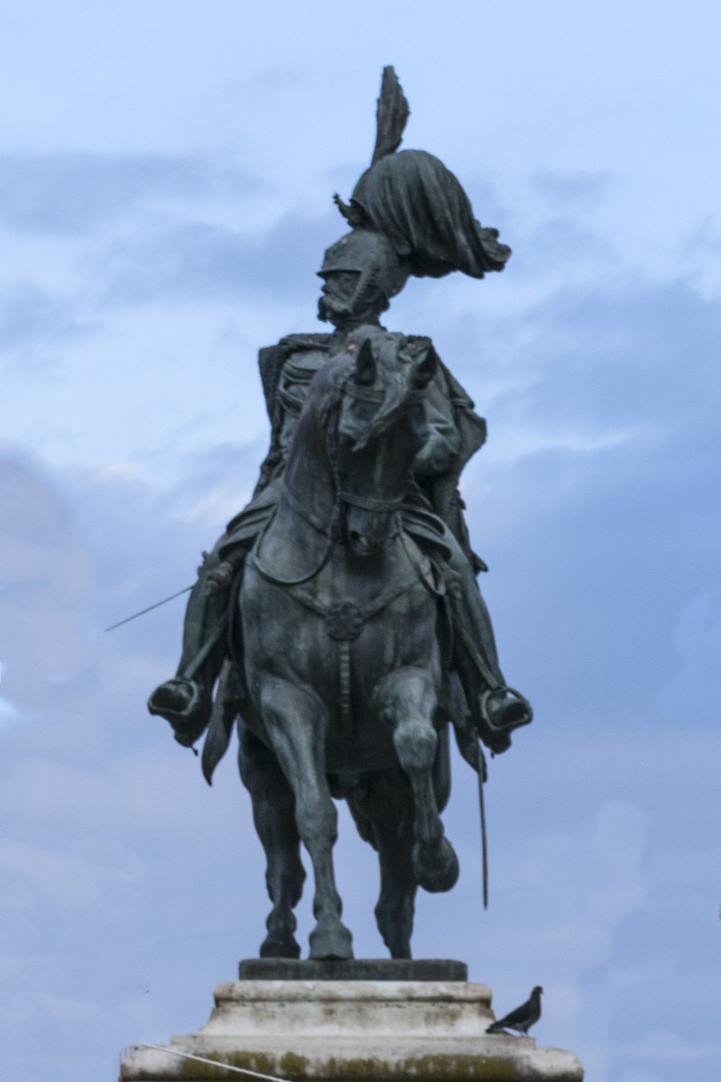 Scultura di Re Umberto I a cavallo