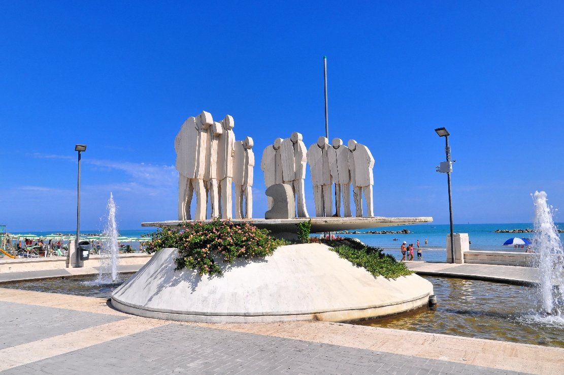 monumento ai caduti del mare