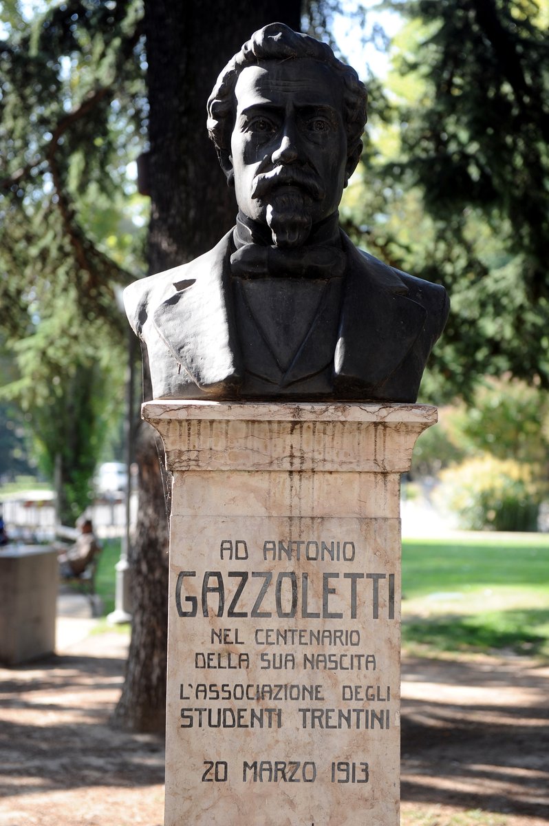 busto di Antonio Gazzoletti