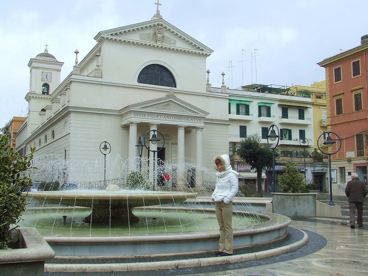 chiesa dei Santi Pio e Antonio - Anzio