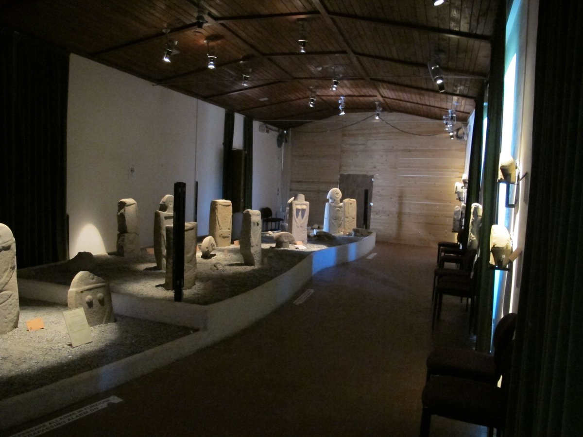 Museo delle statue stele lunigianesi - Pontremoli