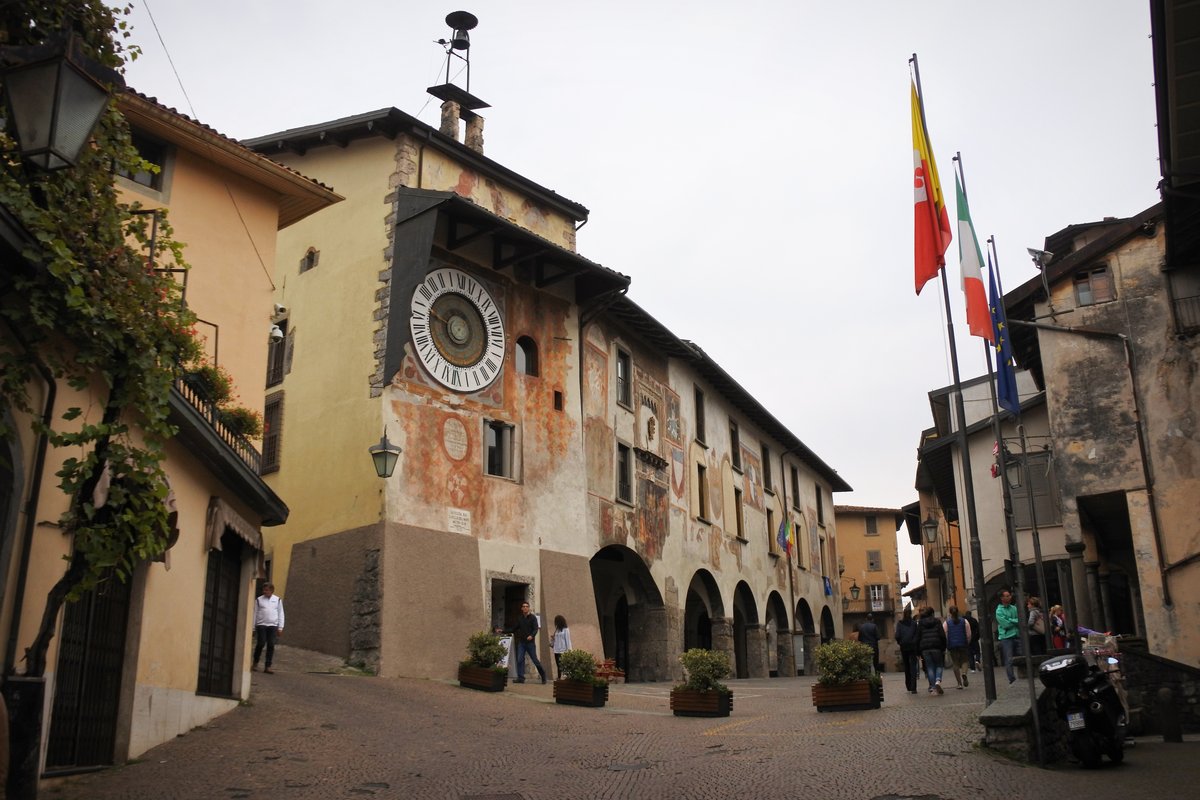 piazza dell'Orologio - Clusone