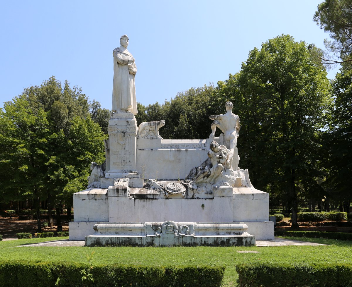 Monumento a Francesco Petrarca