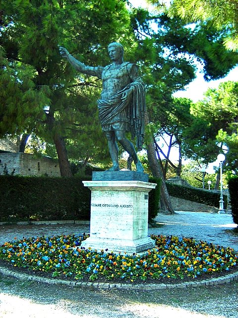 statua bronzea di Augusto a Fano - Fano
