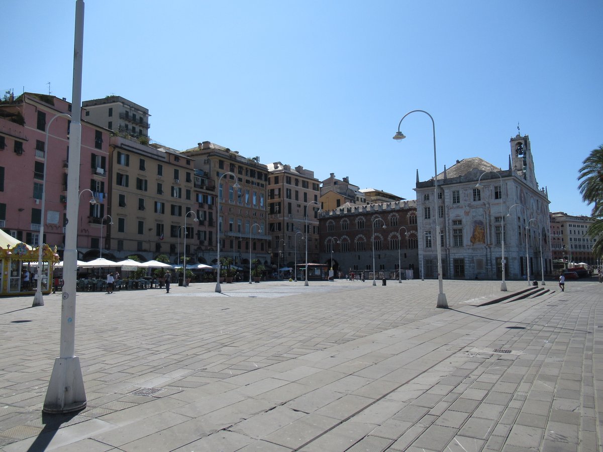 piazza Caricamento