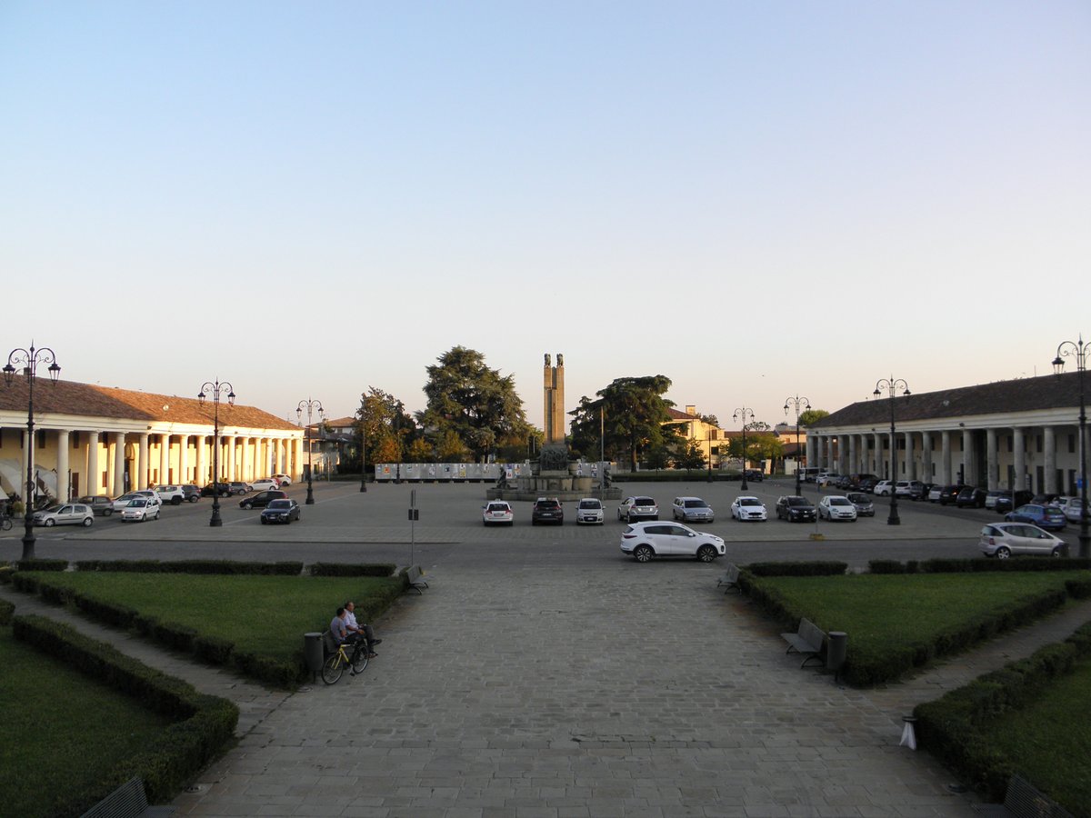 piazza 4 novembre - Noventa Vicentina