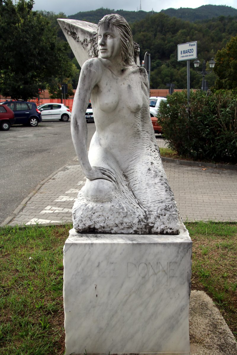 Statua alle donne