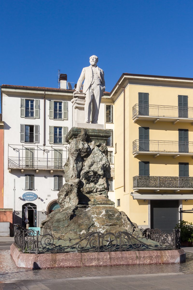 Monumento a Mario Cermenati - Lecco