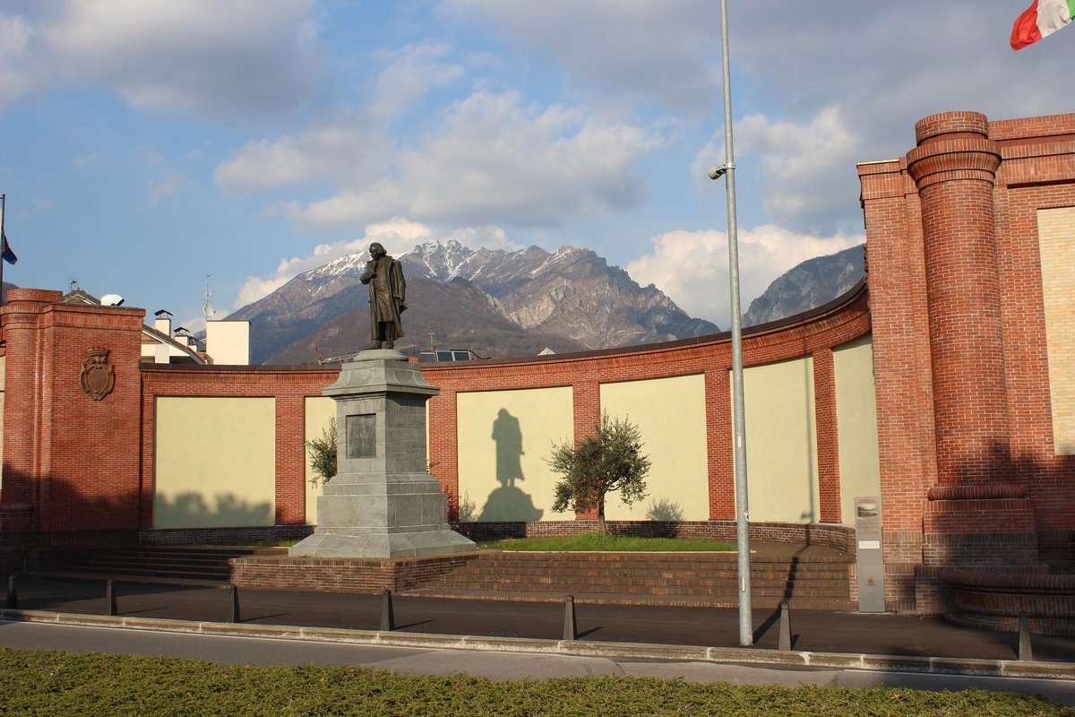 Monumento ad Antonio Stoppani