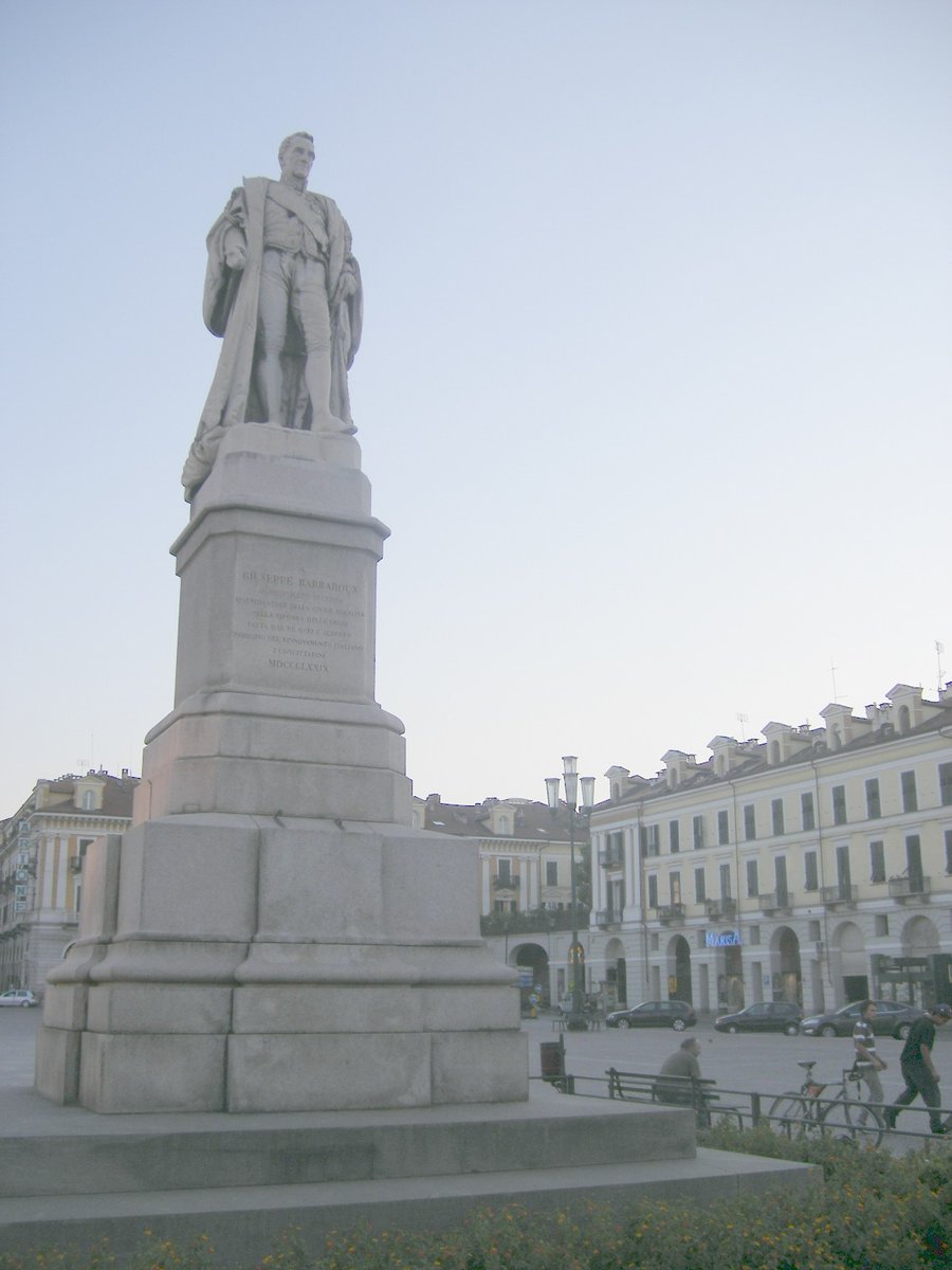 statua di Giuseppe Barbaroux