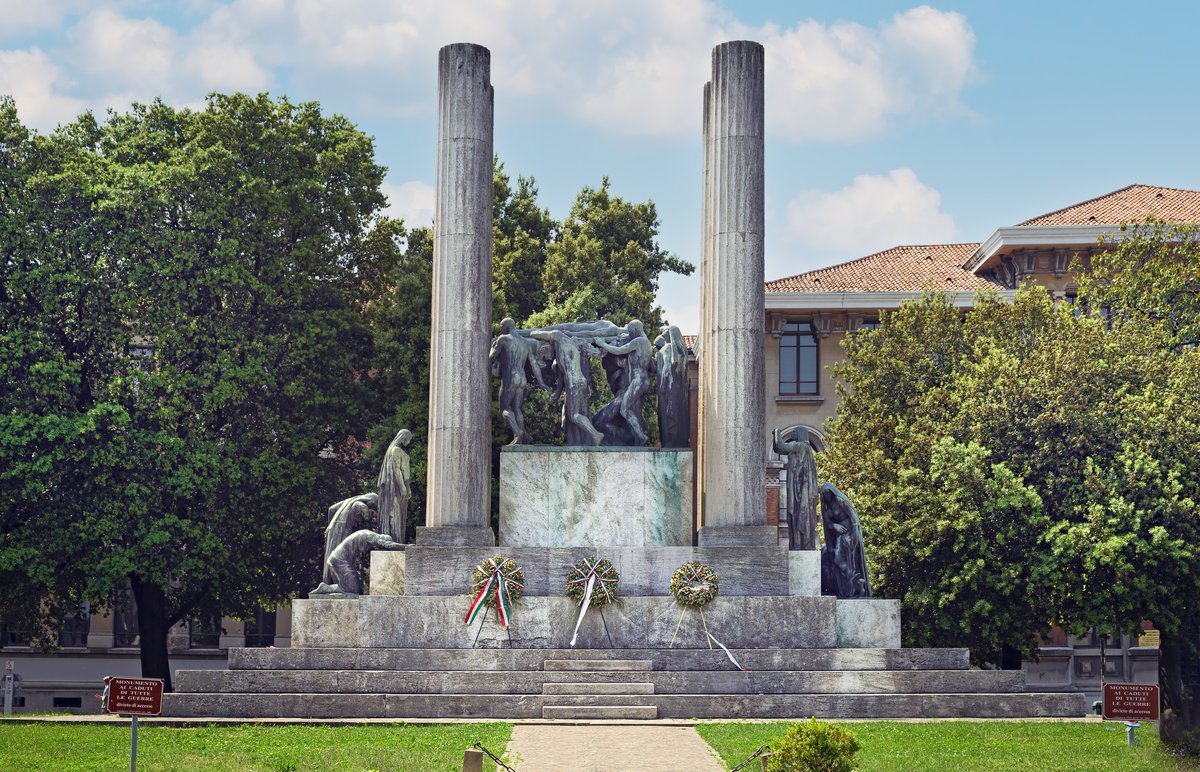 Monumento ai caduti di piazza Vittoria