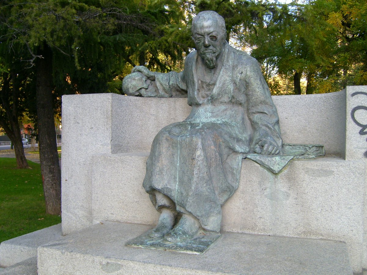 monumento a Cesare Lombroso