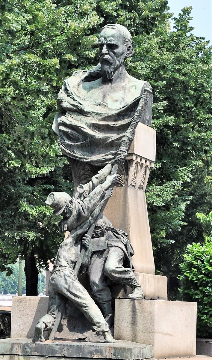 monumento a Carlo Montanari