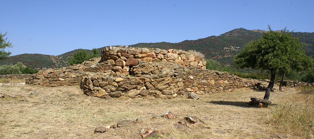 nuraghe San Pietro - Torpè