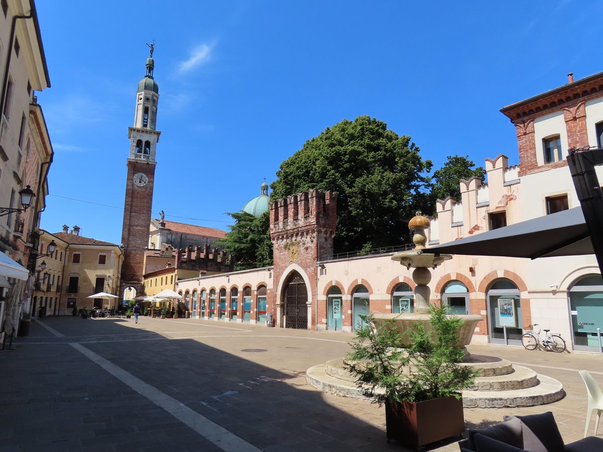 Piazza Giacomo Chilesotti - Thiene