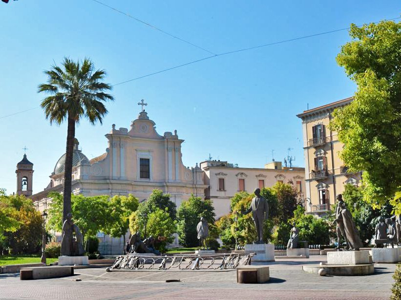 Piazza Umberto Giordano