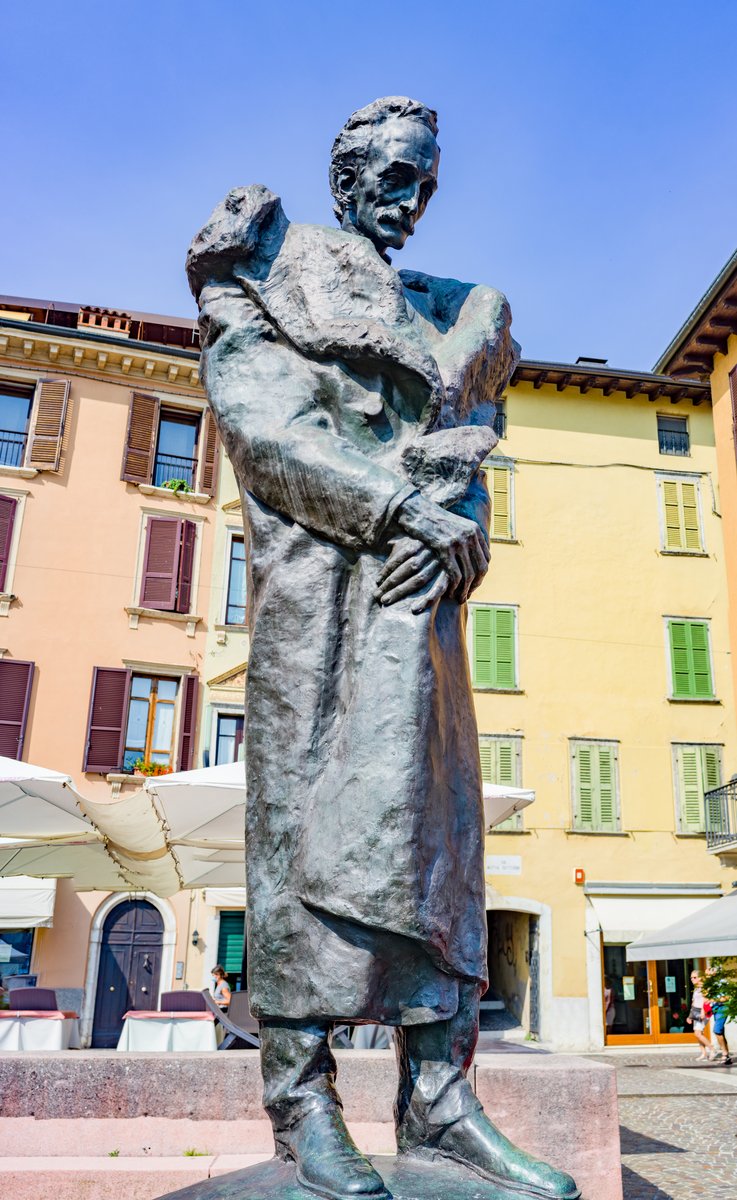 monumento a Giuseppe Zanardelli