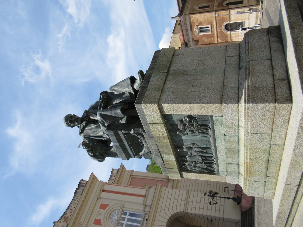 Monumento a Bernardino Telesio