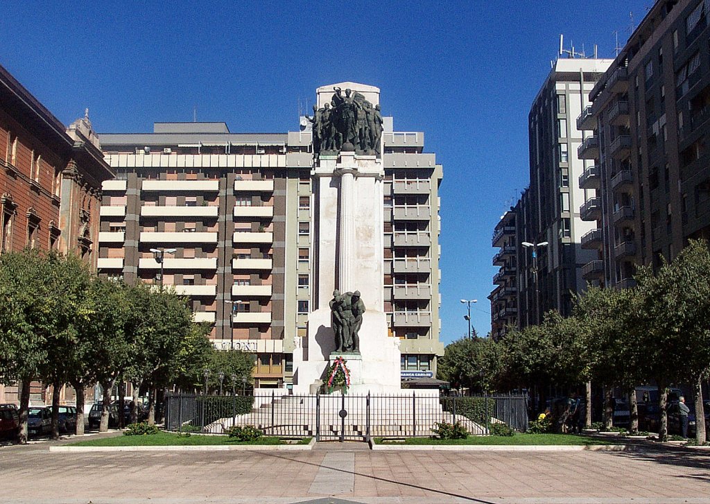 monumento ai caduti di Taranto