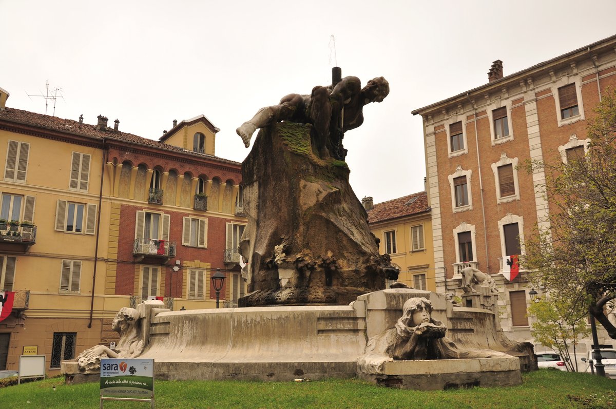 monumento all'Acquedotto astigiano - Asti