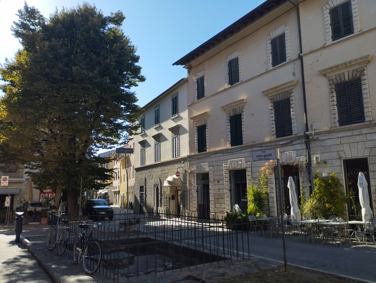 largo Carlo Gentili