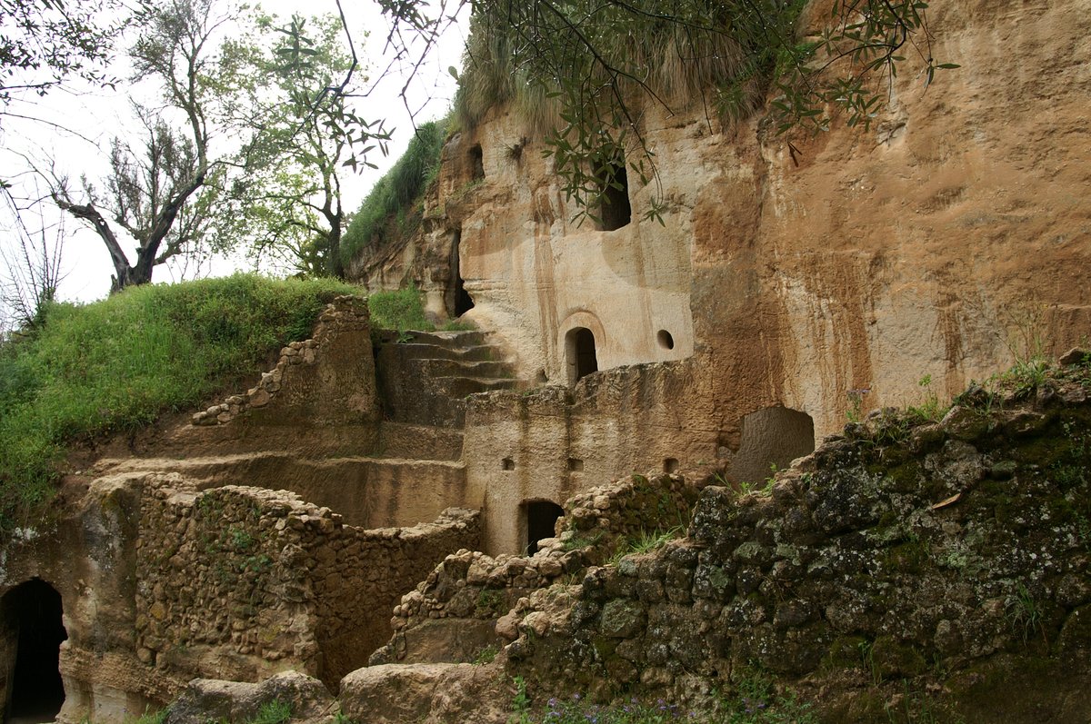 insediamento rupestre degli Sbariati - Zungri