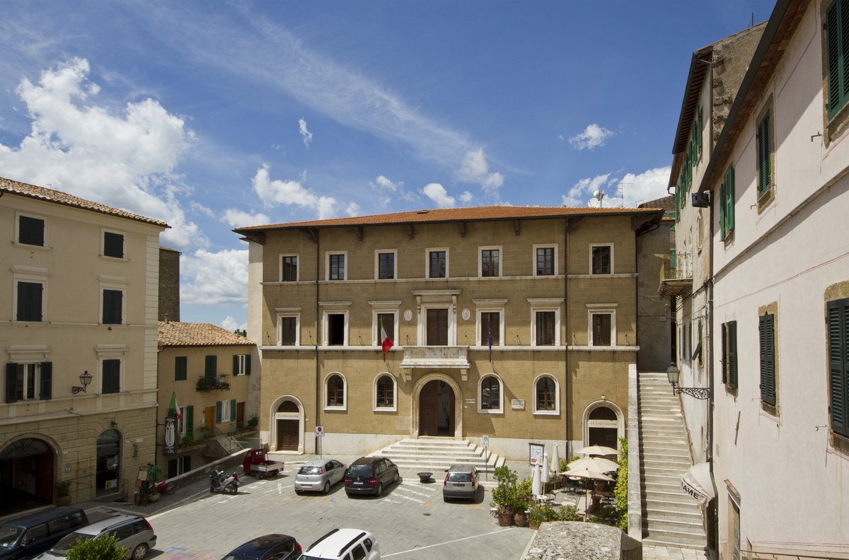 piazza Garibaldi - Pitigliano