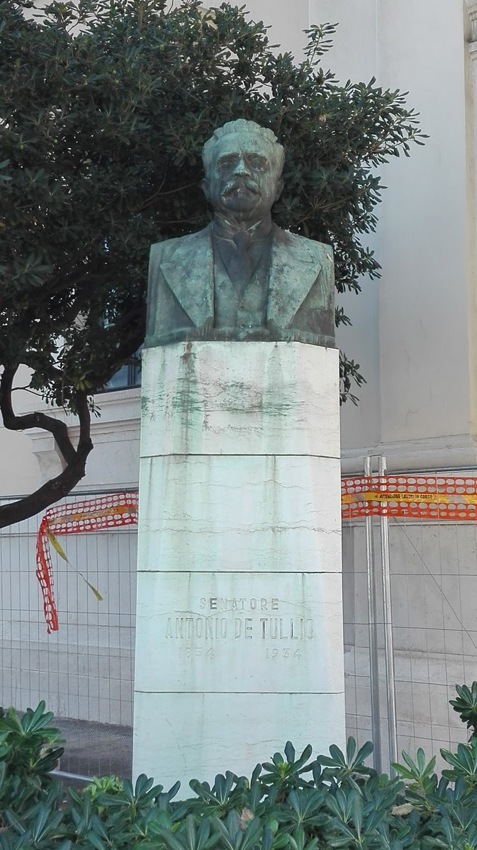 Busto di Antonio de Tullio