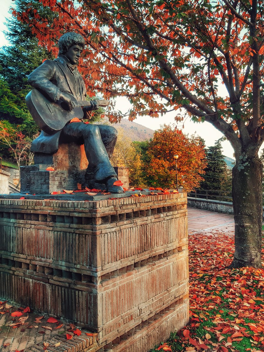 Statua a Lucio Battisti - Poggio Bustone