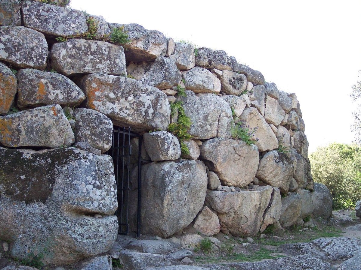nuraghe Majori
