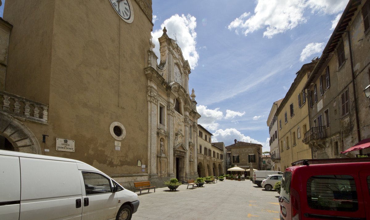 piazza San Gregorio VII - Pitigliano