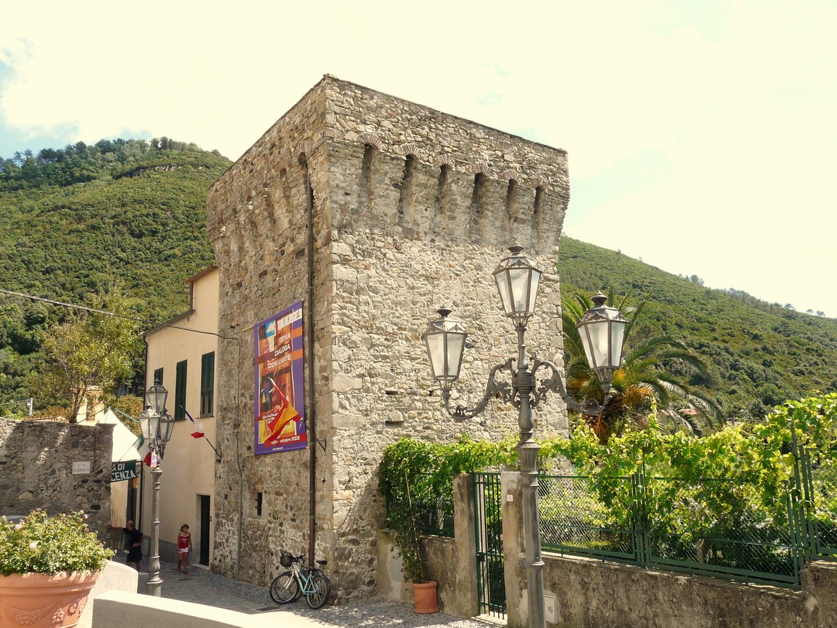 Torre quadrata - Deiva Marina