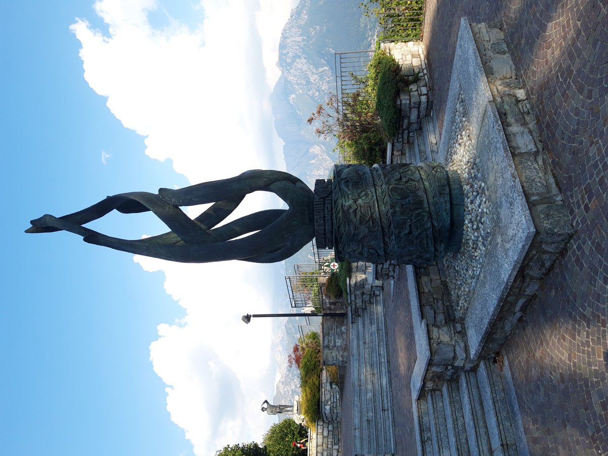 monumento ai caduti del motociclismo - Bellagio