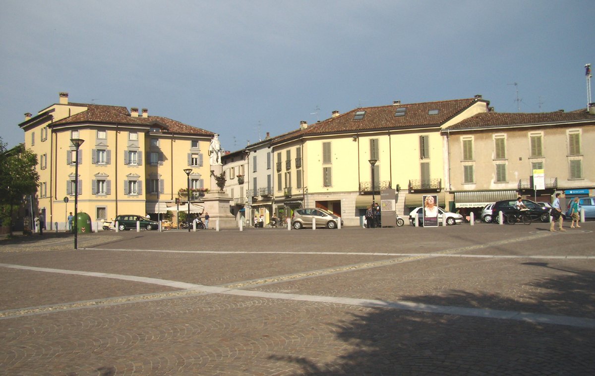 piazza Castello