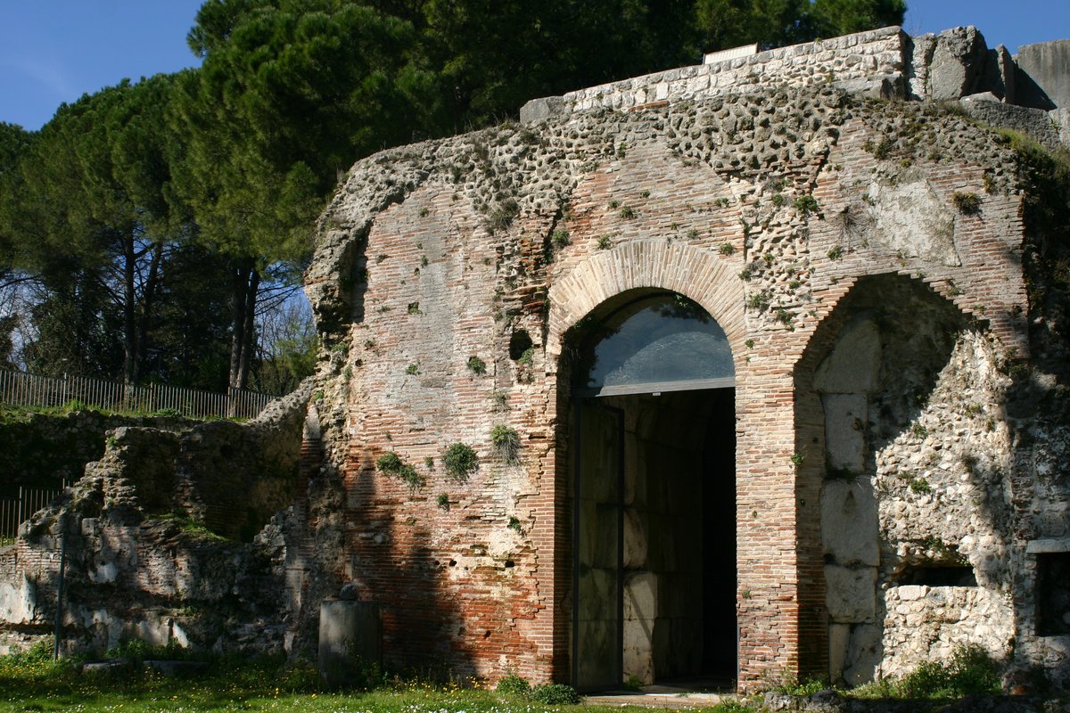 Mausoleo di Ummidia Quadratilla - Cassino