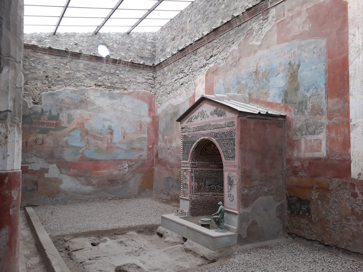 casa della Fontana Piccola (VI.8.23)