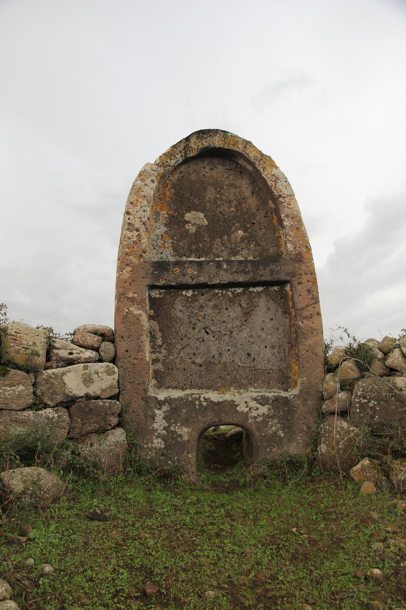 tomba dei giganti di Imbertighe - Borore