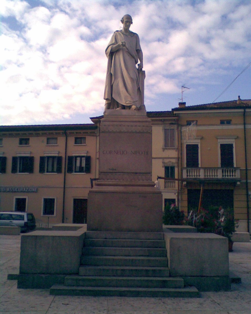 statua di Cornelio Nepote - Ostiglia