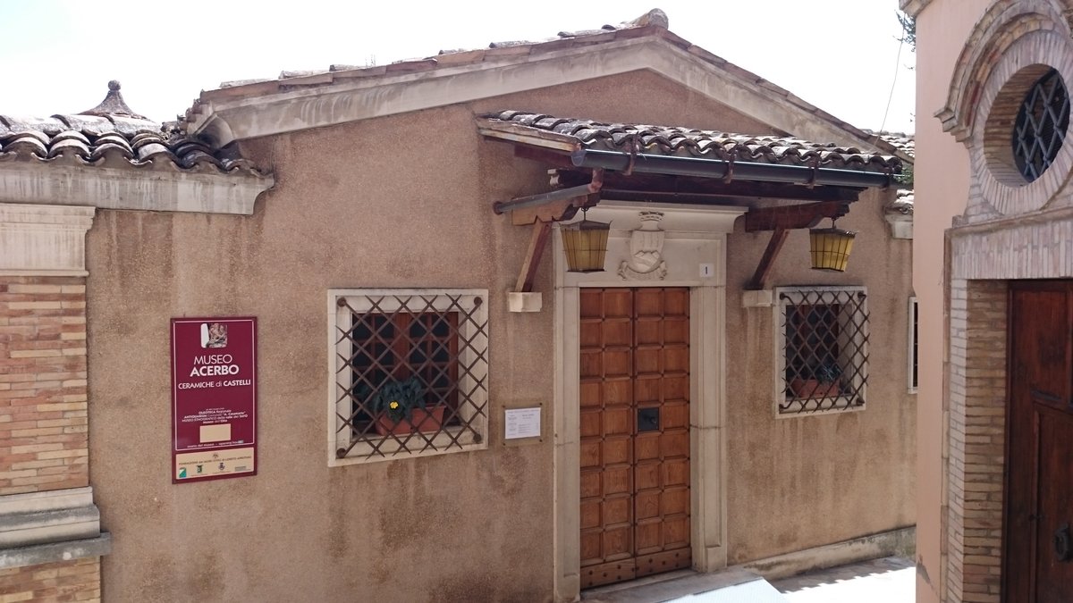 Galleria delle antiche ceramiche abruzzesi - Loreto Aprutino
