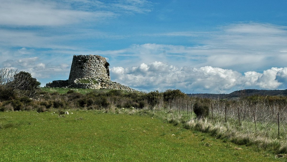 nuraghe Is Paras - Isili