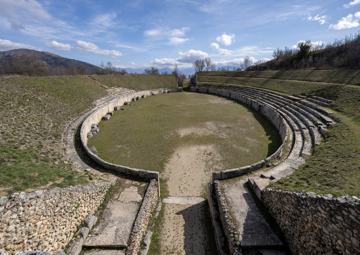 anfiteatro romano di Alba Fucens - Massa d'Albe