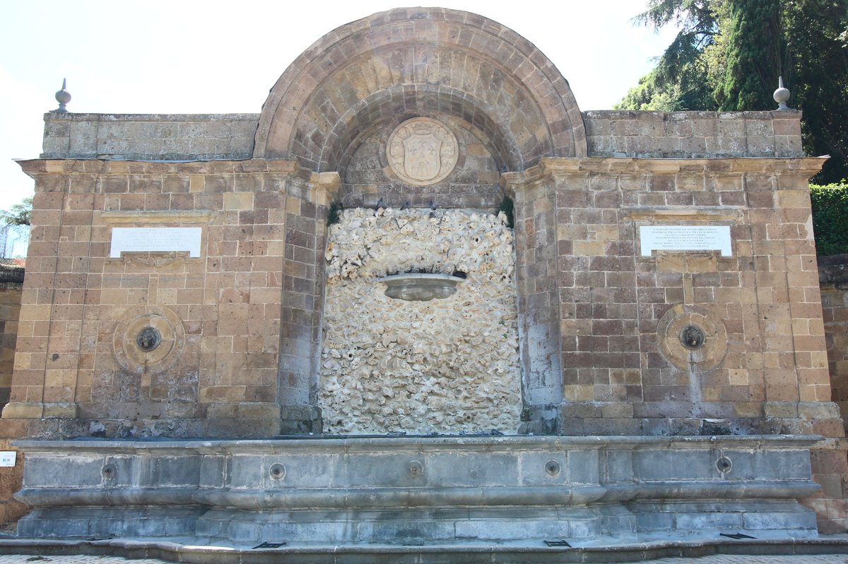 fontana grande - Grotte di Castro