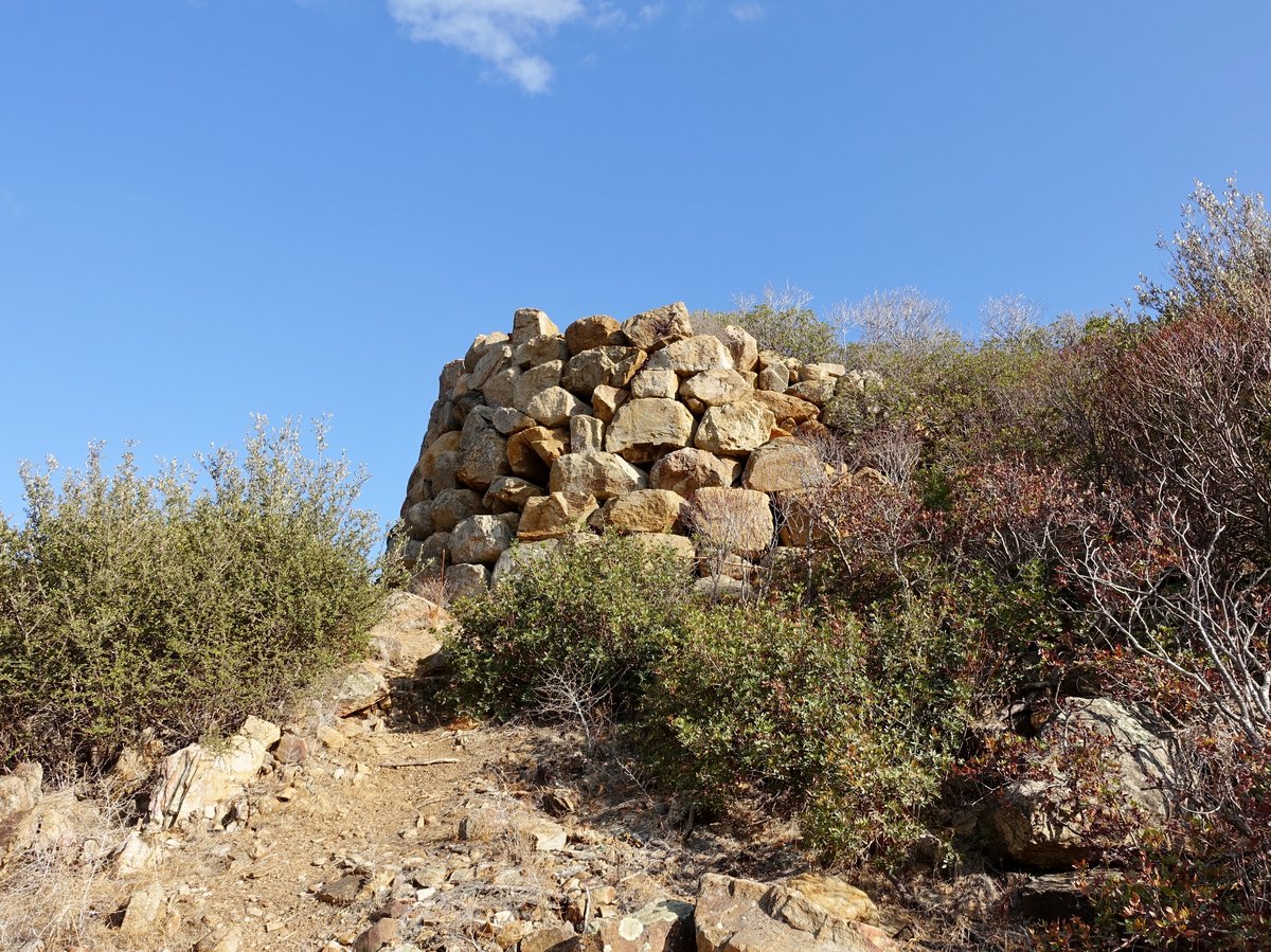nuraghe Baccu Idda - Domus De Maria
