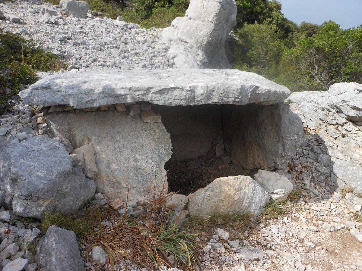 dolmen di Monte Longu - Dorgali